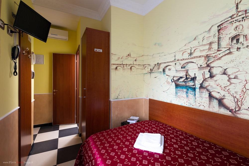 Centro Cavour 3*